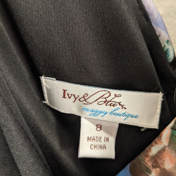 Ivy Blu Dark Floral V Neck Dress Sz 8 - Picture 8 of 9